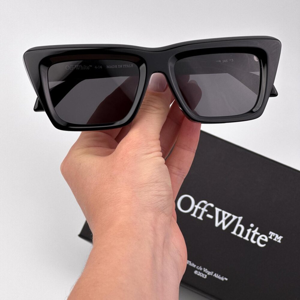 Off-White HAMPTON Men Sunglasses Black Cat Eye Frame Grey| Model OERI13L 1077